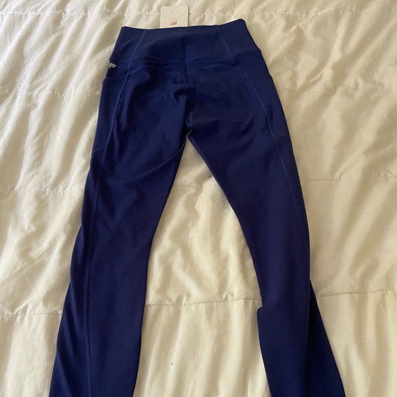NWT fabletics blue leggings! Size XS - Picture 4 of 4